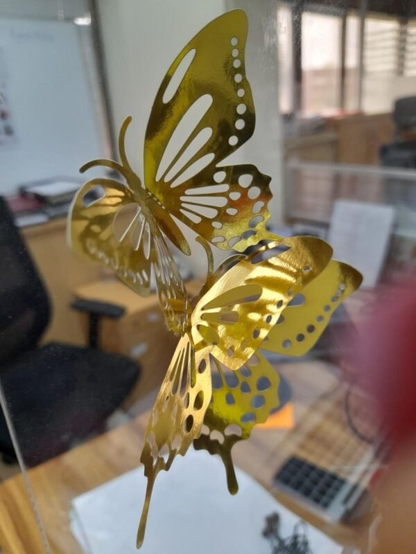 12 Papillons dorés – Image 4