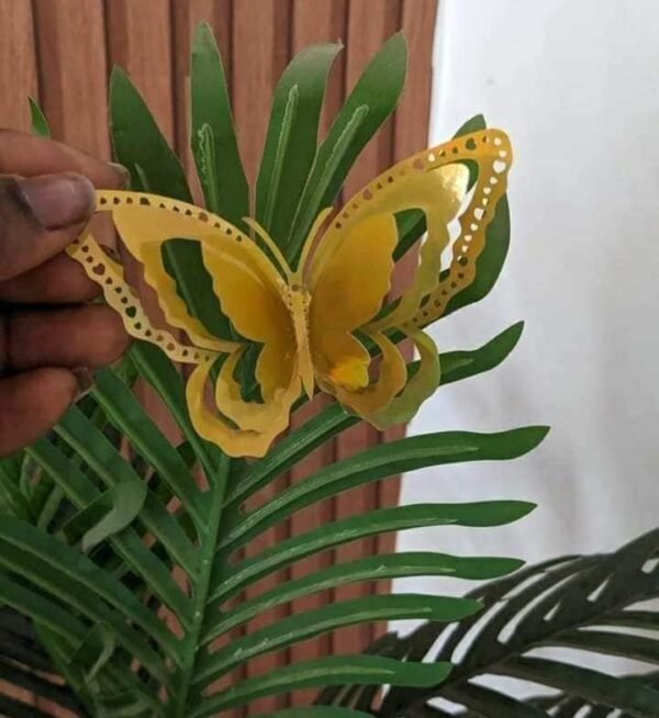 12 Papillons dorés